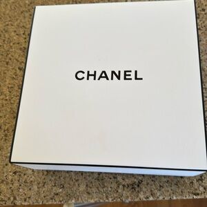 Chanel box